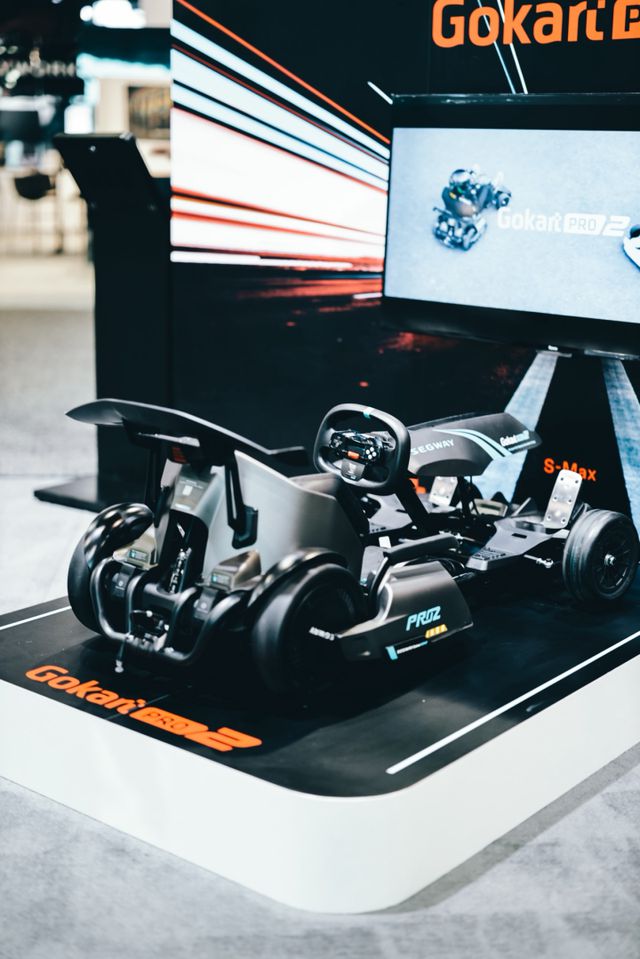 星空智能科技：CES2024：九号公司全新智能割草机、新物种E-bike成焦点(图5)