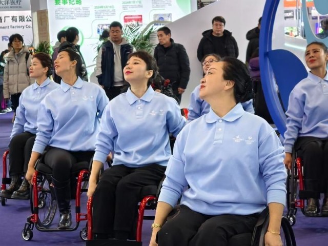 走进专业博览会感受科技让残疾人生活更便捷(图3)