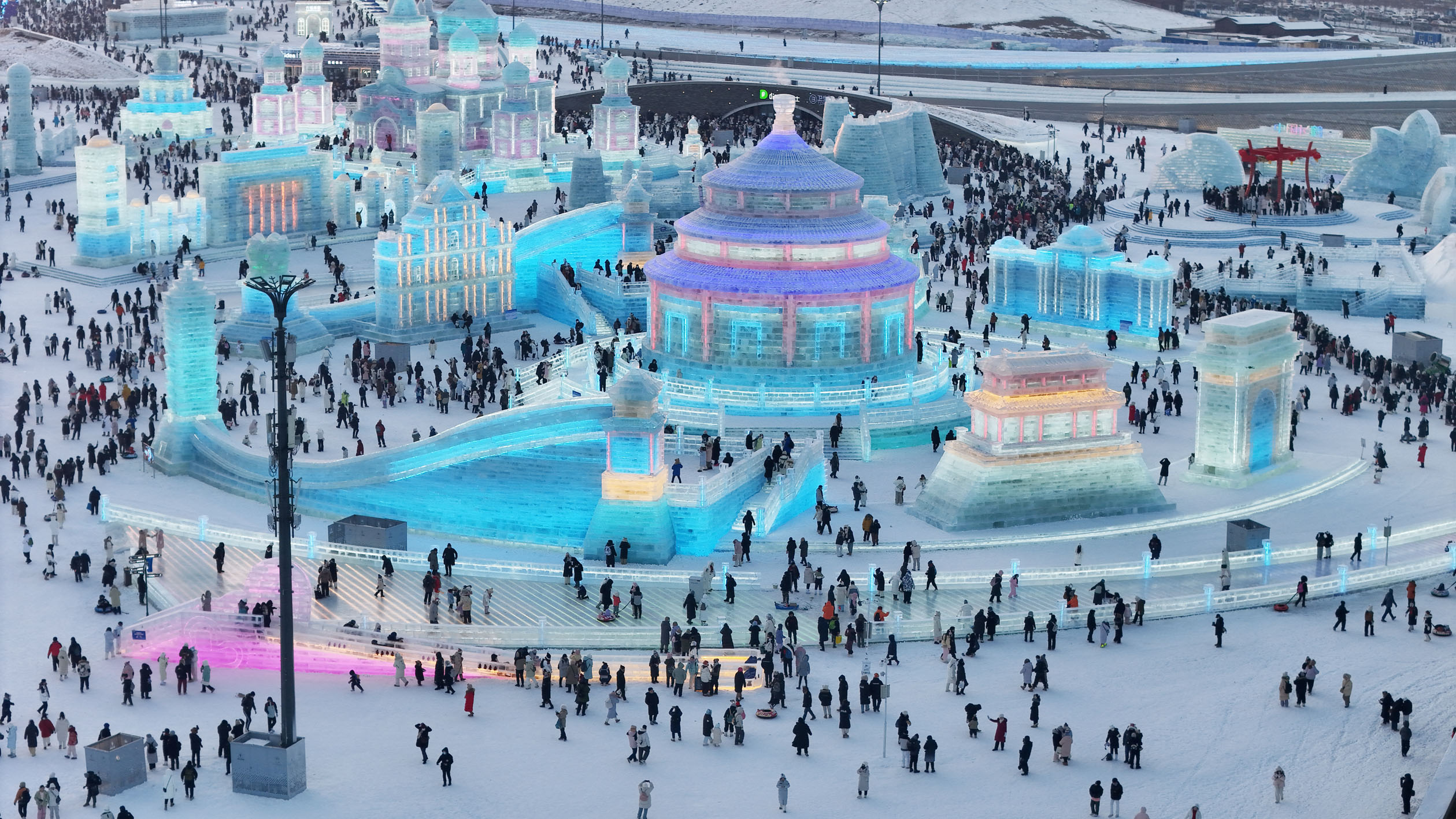 黑龙江:亚冬会为“冰雪热”再添一把火