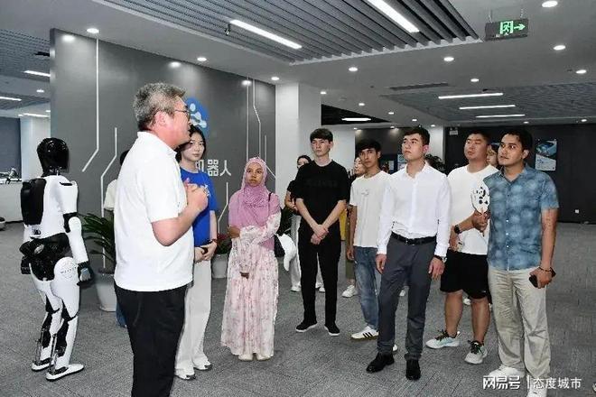 智能“有形”！外国人也被高新区这家企业“秀”到了(图3)