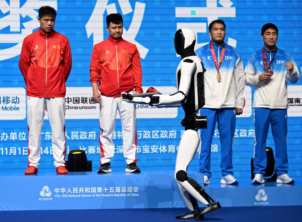 星空体育智能科技：全运会的机器人总动员让我们看见未来(图2)