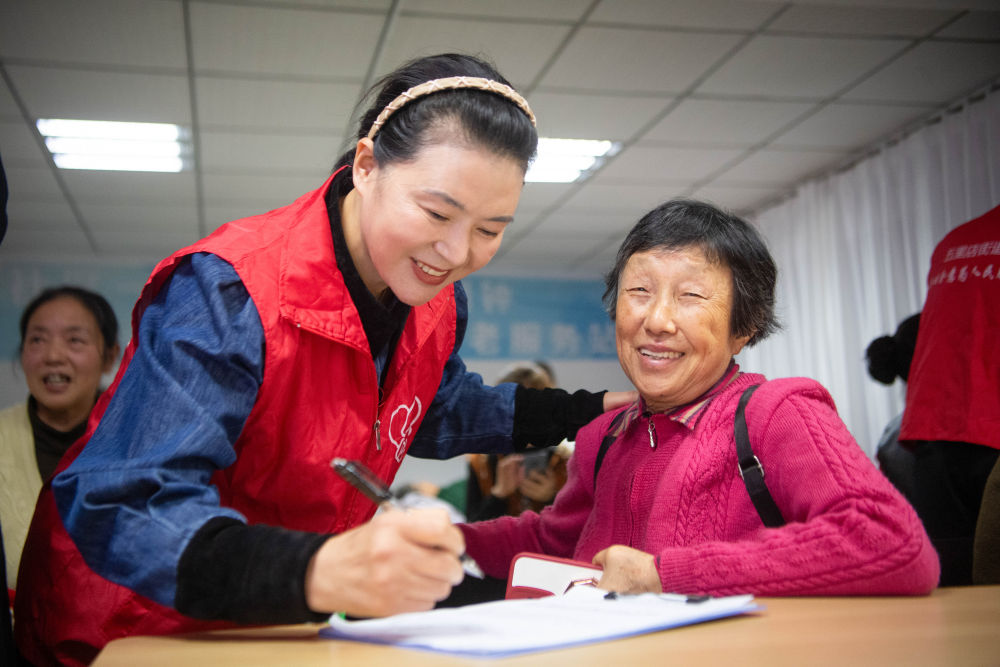 镜观·回响丨弘扬奉献、友爱、互助、进步的志愿精神