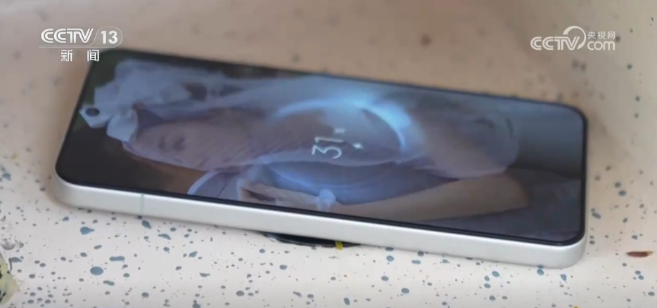 AI+体育公园未来感拉满！智能健身器材让群众运动增添“科技范儿”(图4)