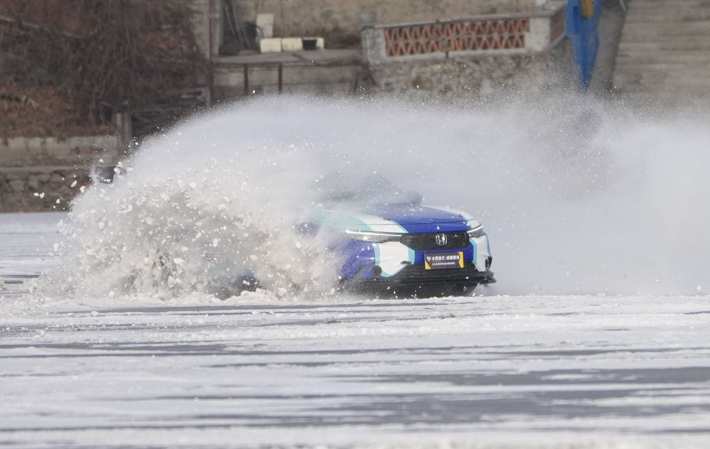 镜观·回响｜让冰天雪地成为金山银山